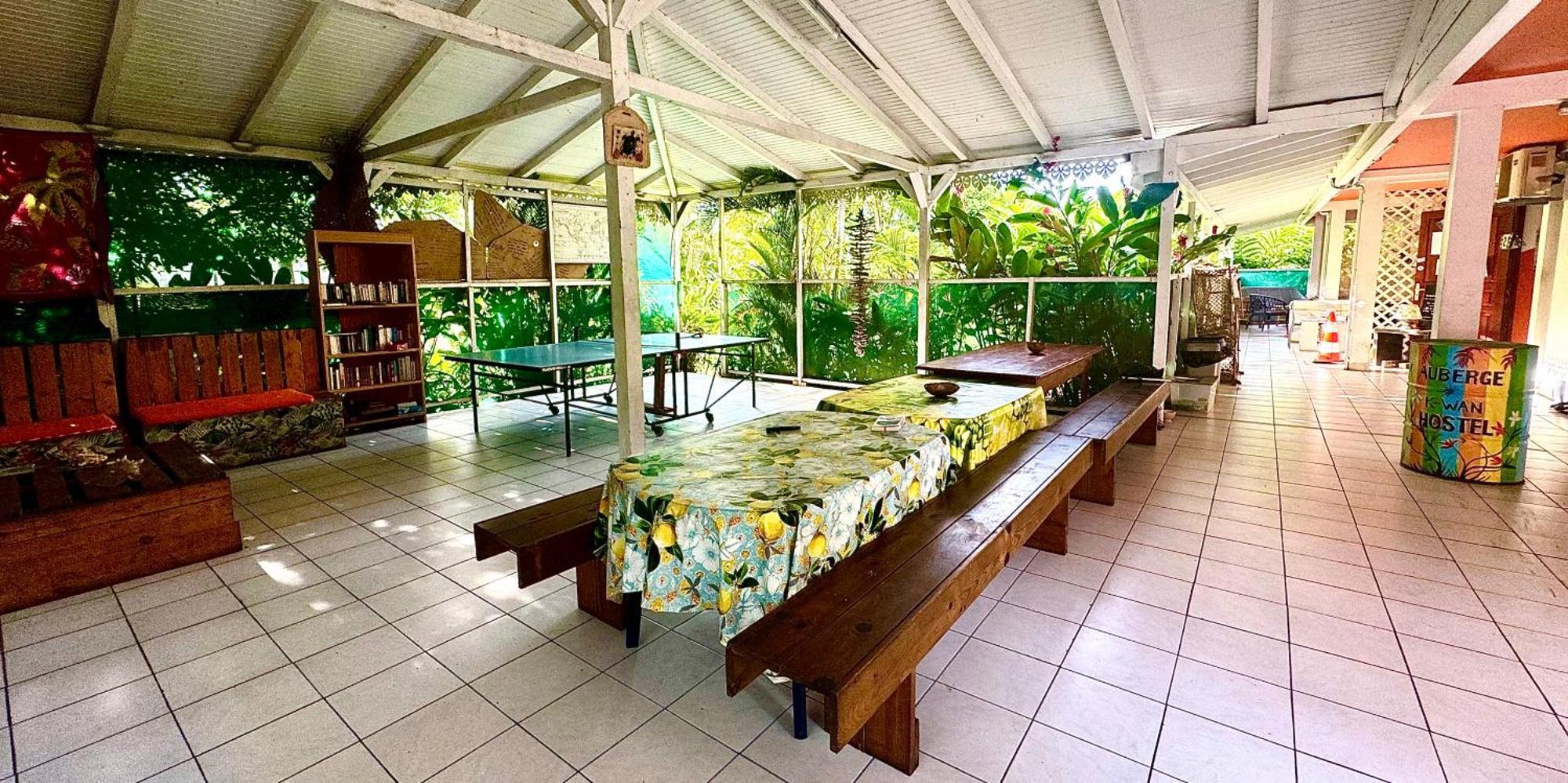 Auberge K-Wan Hostel - Proche Plages Deshaies Exterior photo
